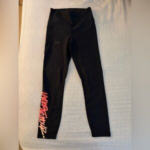 Under Armour legging. Small size. Only worn ones. It’s like new.